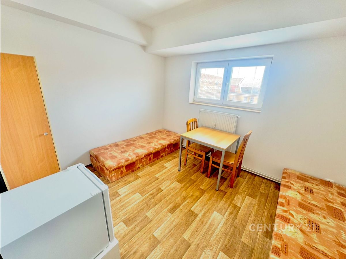 Pronájem bytu pokoje 12 m² – fotografie 2