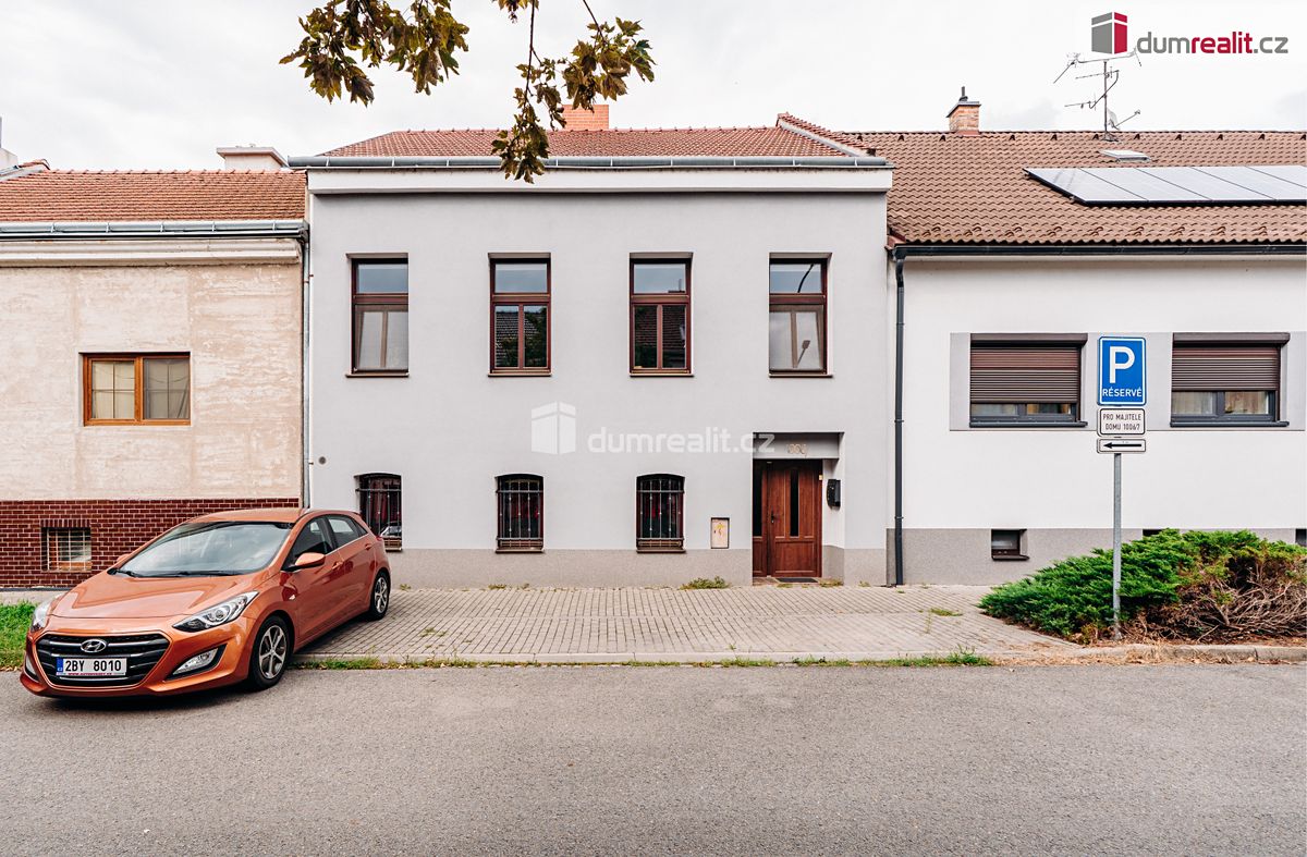 Pronájem bytu 1+kk 35 m²