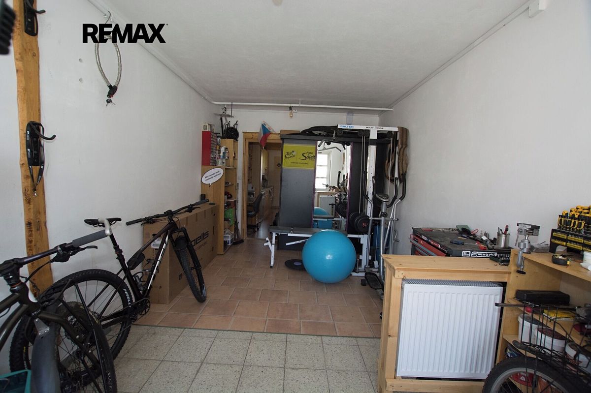 Prodej rodinného domu 252 m², pozemek 312 m² – fotografie 5