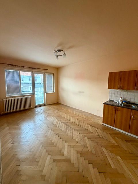 Pronájem bytu 1+kk 30 m² – fotografie 2