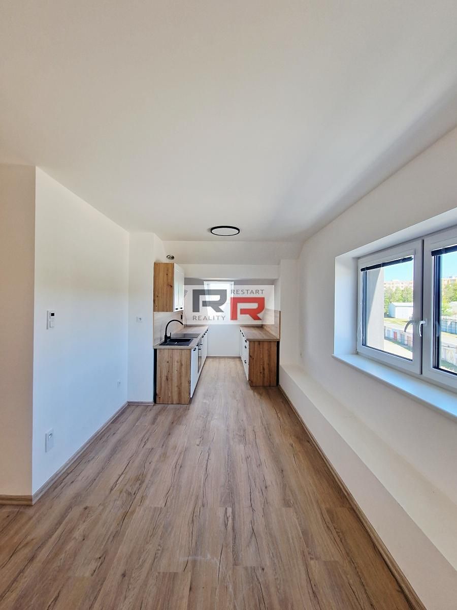 Pronájem bytu 2+kk 45 m² – fotografie 3