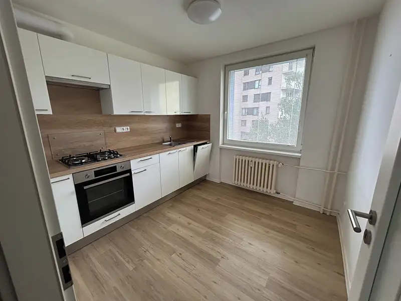 Prodej bytu 3+1 70 m², Praha – náhled fotky 1
