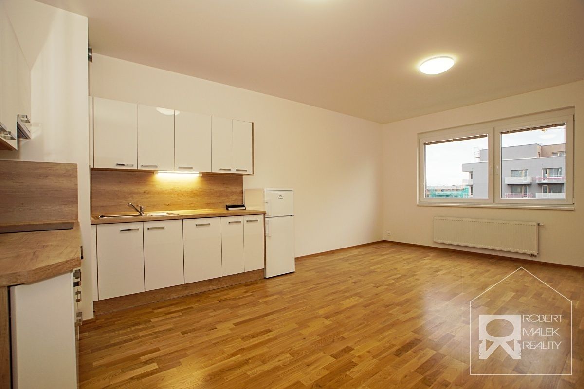 Pronájem bytu 2+kk 63 m² – fotografie 2