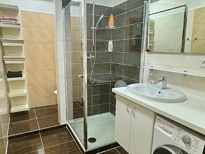 Комерційне приміщення на продаж, 48 м² (2 з 14)