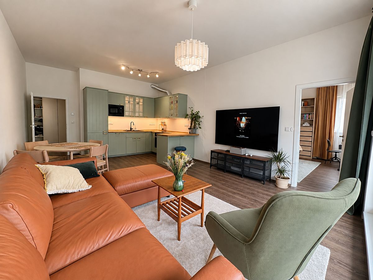 Pronájem bytu 2+kk 66 m² – fotografie 2