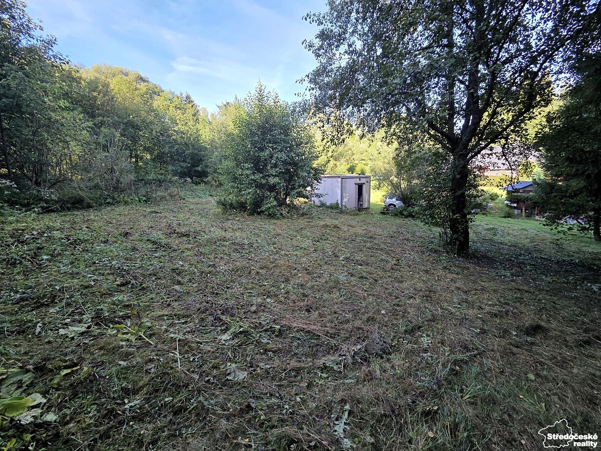 Prodej stavebního pozemku 1032 m² – fotografie 3