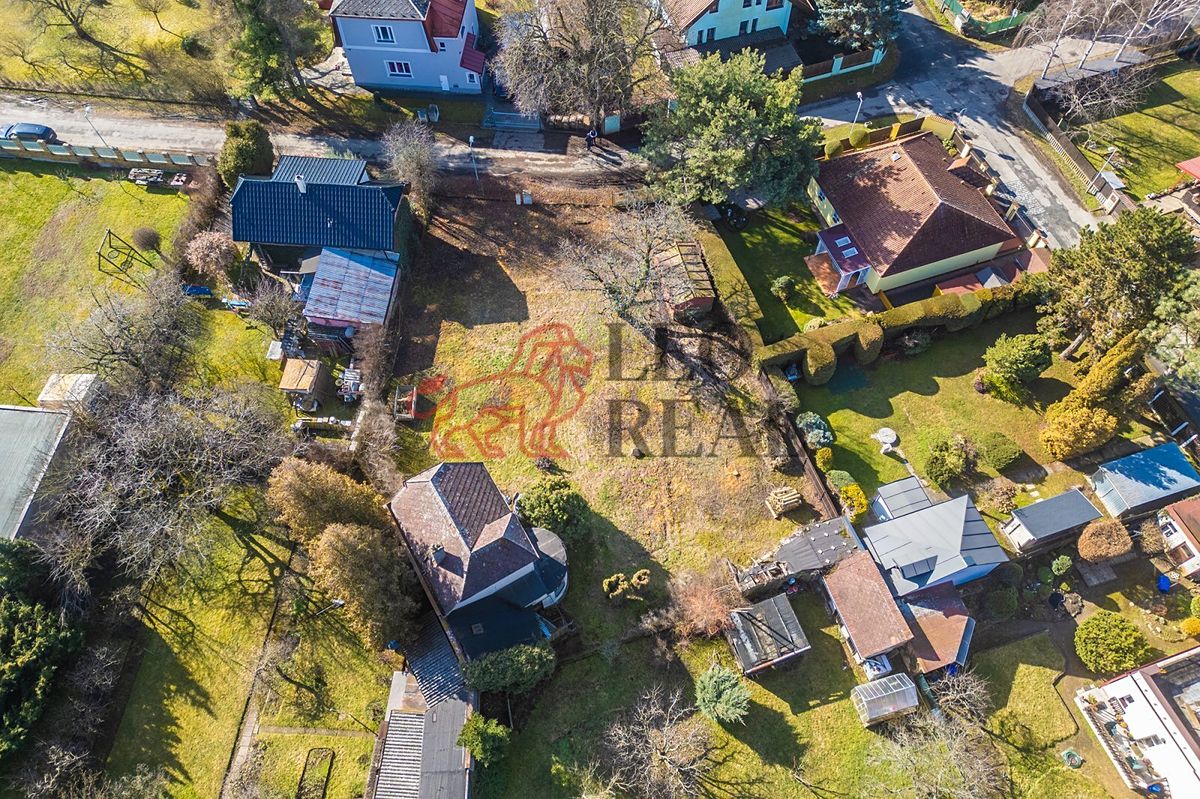 Prodej stavebního pozemku 932 m² – fotografie 5