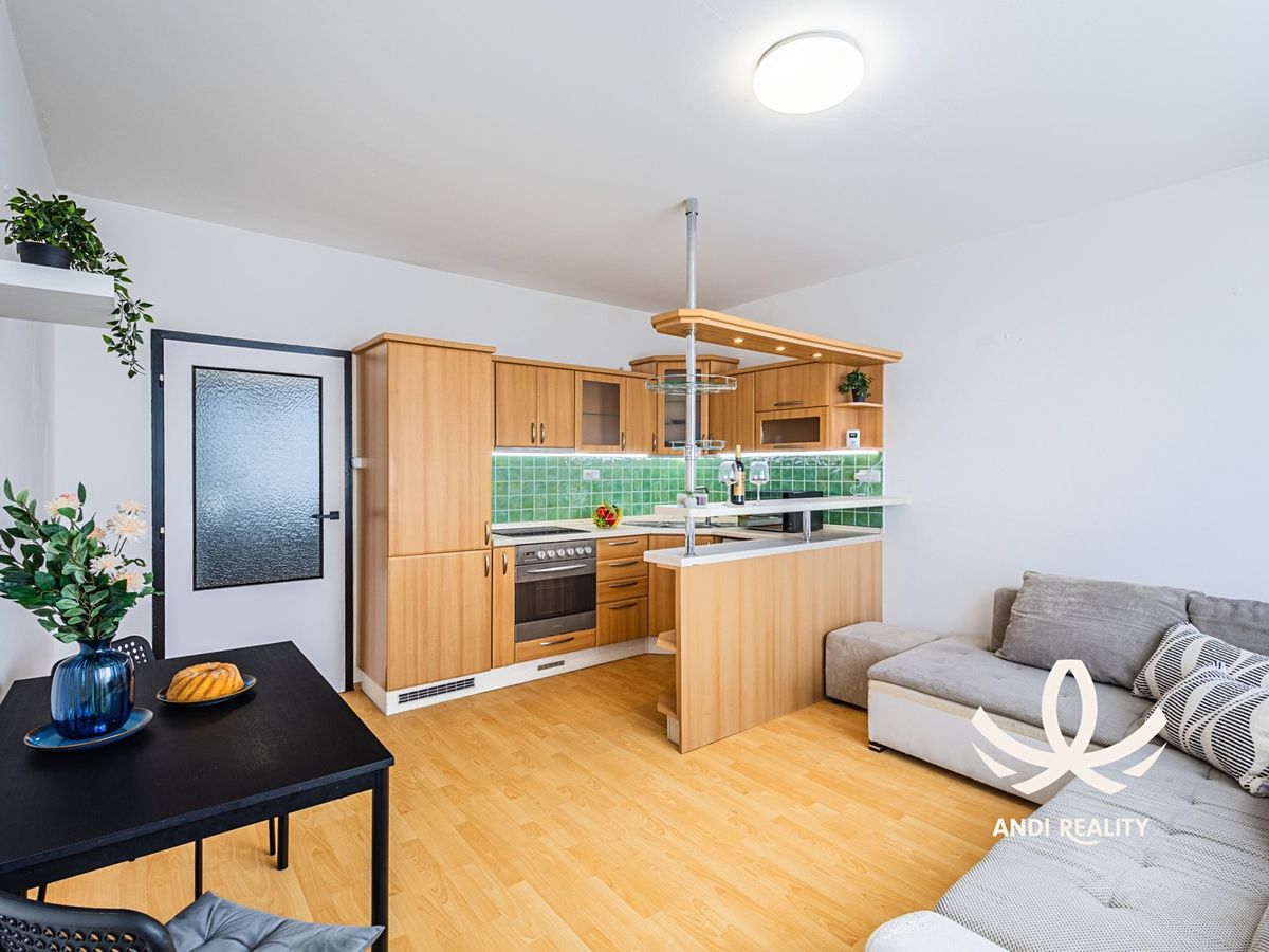 Pronájem bytu 2+kk 41 m² – fotografie 5