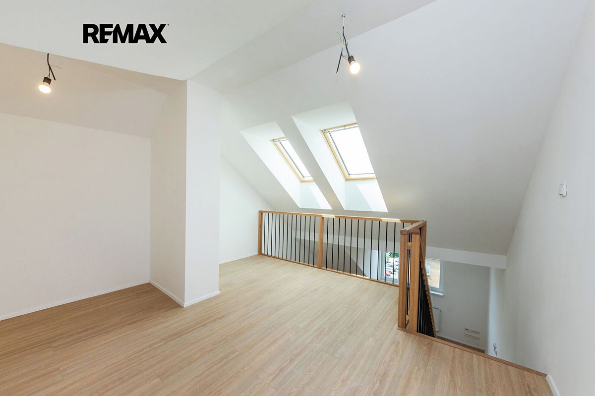 Prodej bytu 2+kk 45 m², Praha – fotka 1 z 3