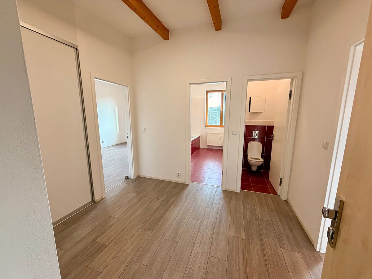 Pronájem bytu 2+kk 72 m² – fotografie 5
