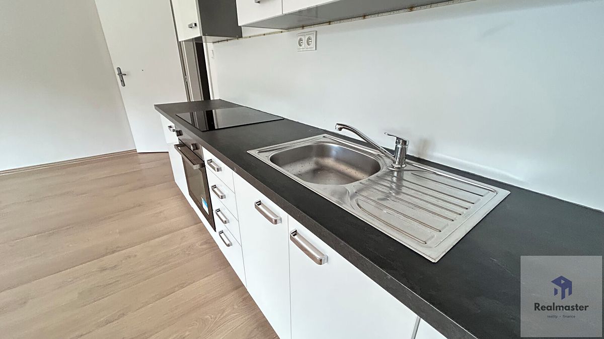 Pronájem bytu 1+1 65 m²