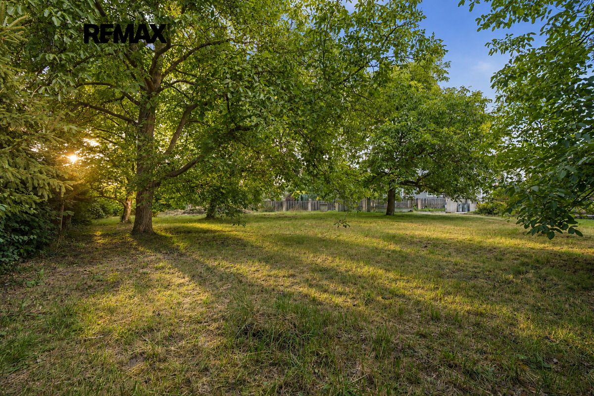 Prodej stavebního pozemku 1063 m²