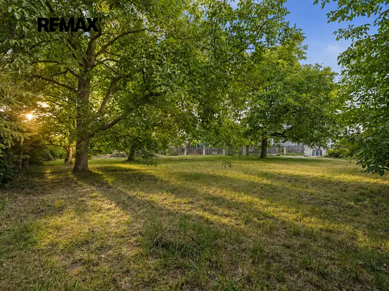 Prodej stavebního pozemku 1063 m², Chýně – náhled fotky 1