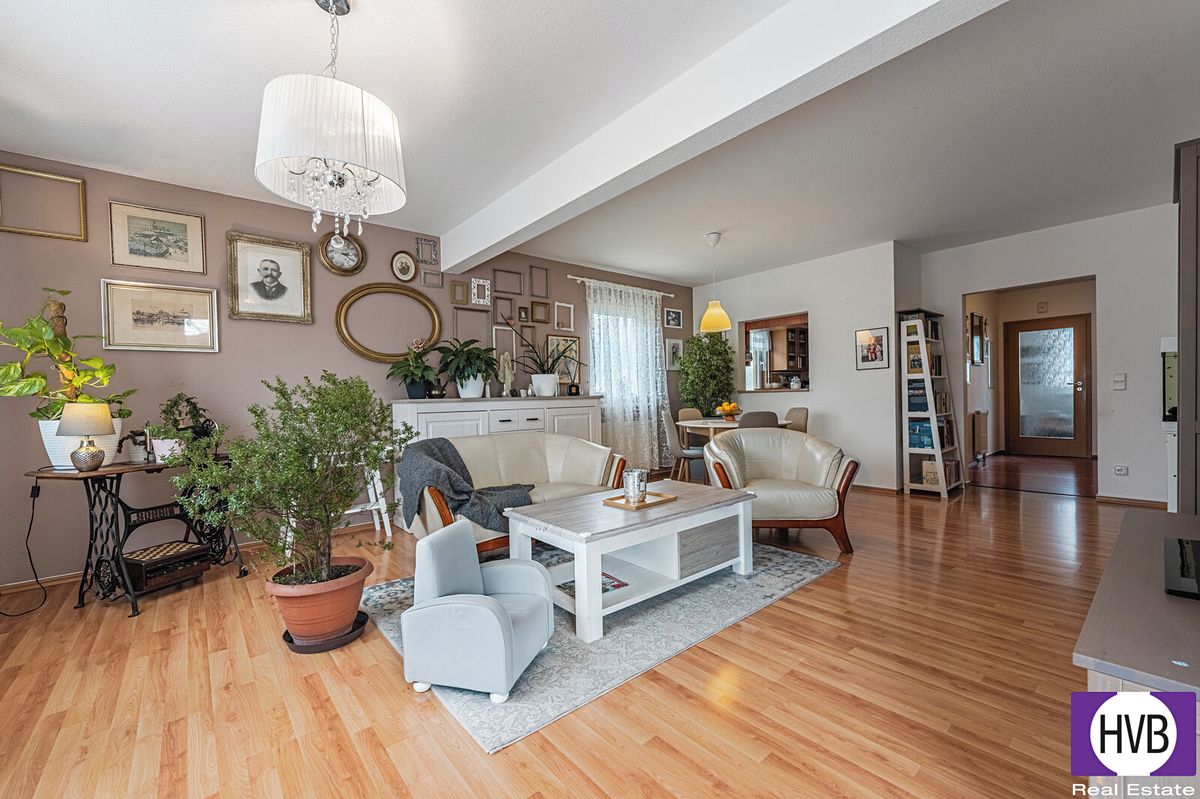 Prodej rodinného domu 168 m², pozemek 1218 m², Drhovle – fotka 1 z 3