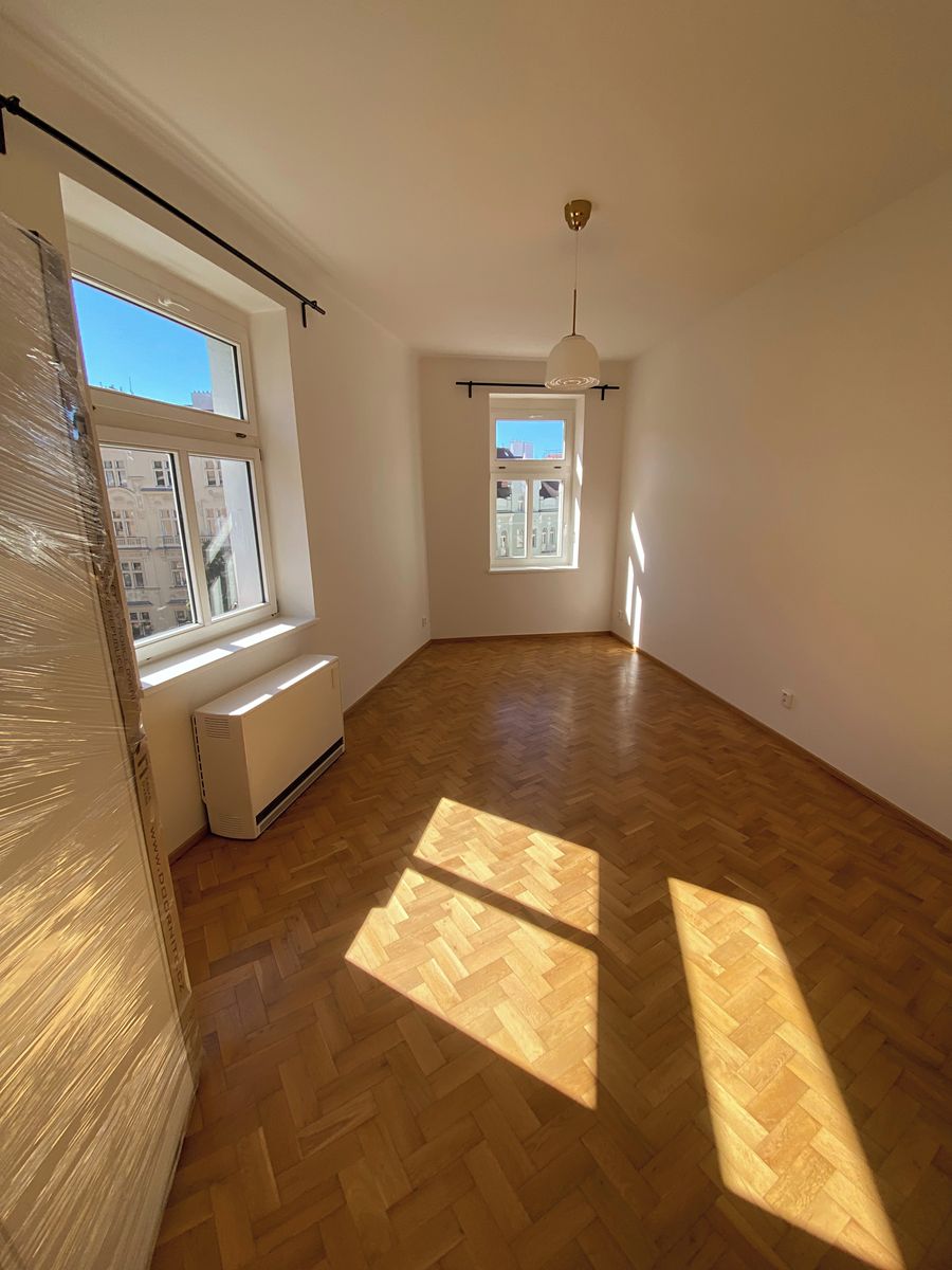 Pronájem bytu 2+kk 42 m² – fotografie 3
