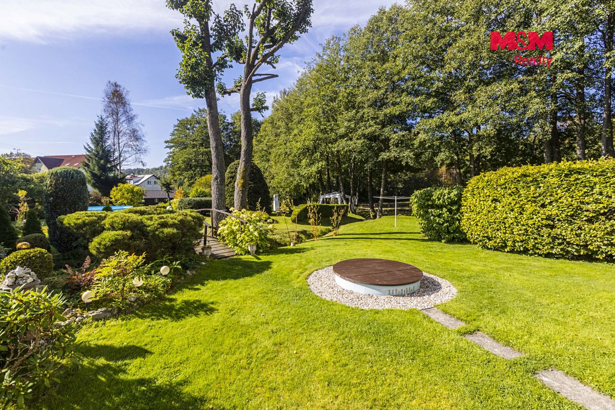 Prodej rodinného domu 590 m², pozemek 3195 m² – fotografie 2