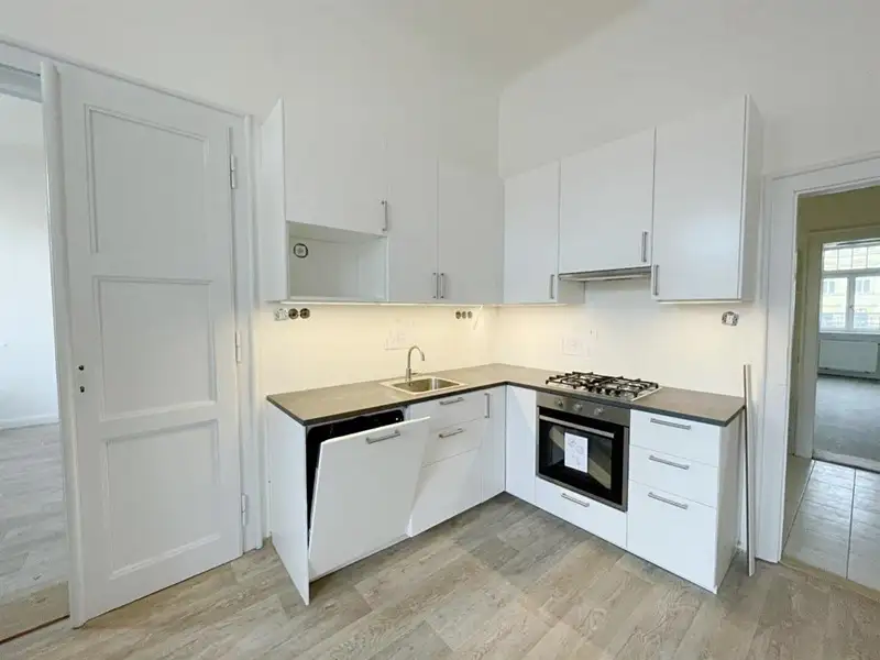 Pronájem bytu 3+kk 75 m², Praha – náhled fotky 2