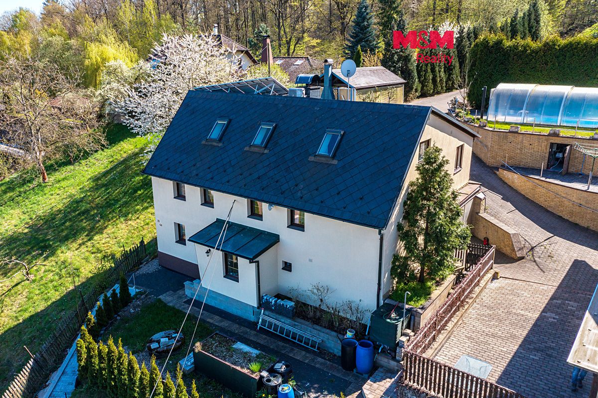 Prodej rodinného domu 196 m², pozemek 3033 m²