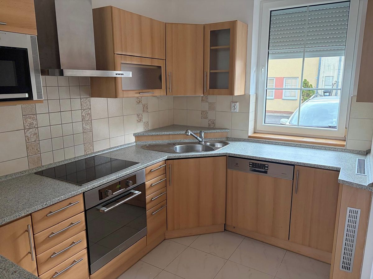 Pronájem rodinného domu 90 m², pozemek 200 m² – fotografie 2