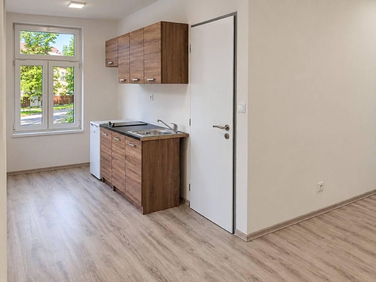 Pronájem bytu 1+kk 28 m²