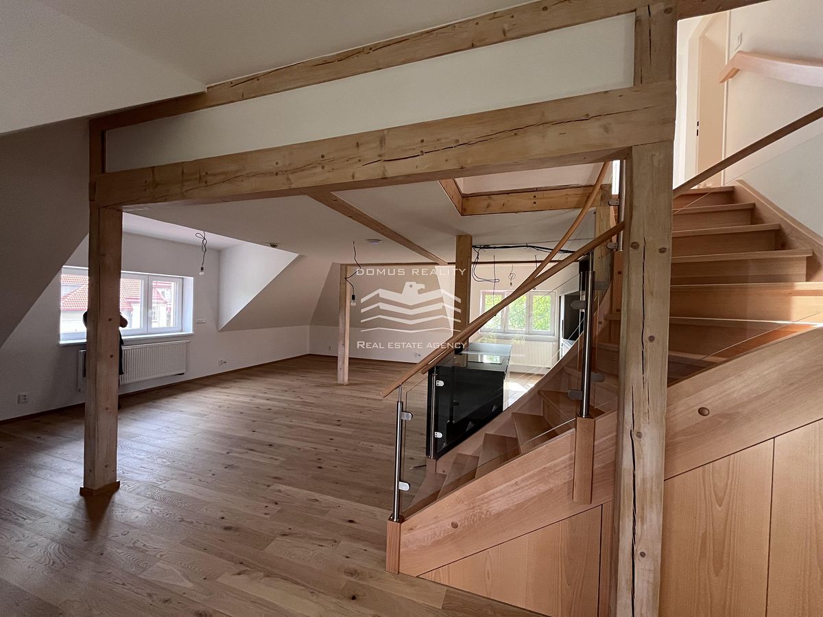Pronájem bytu 4+kk 100 m² – fotografie 2