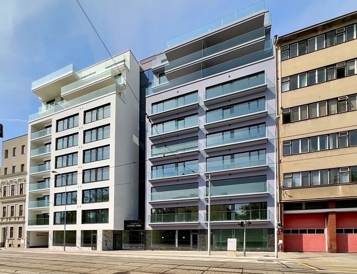 Pronájem garážového stání 13 m²