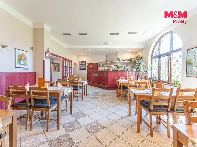 Prodej rodinného domu 390 m², pozemek 1050 m², Suchdol – náhled fotky 3