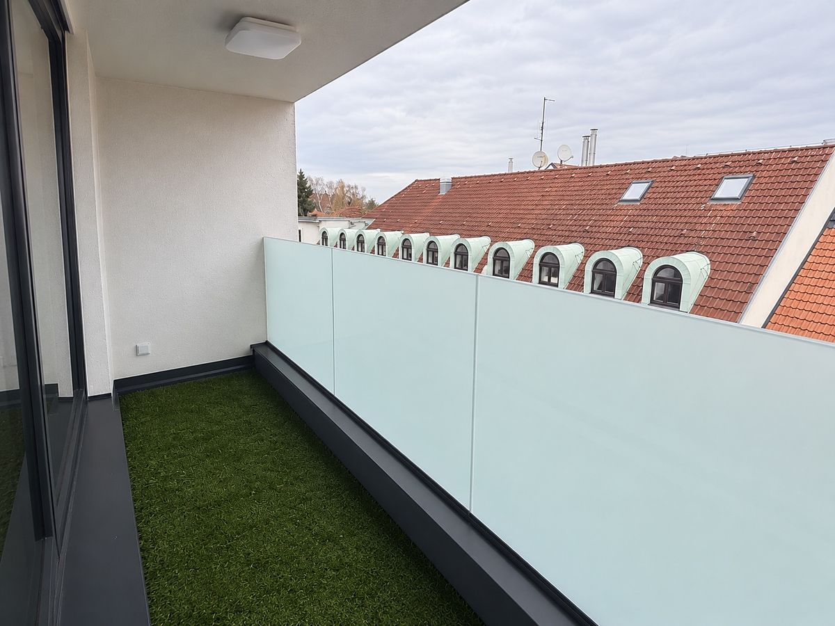 Pronájem bytu 1+kk 44 m² – fotografie 2