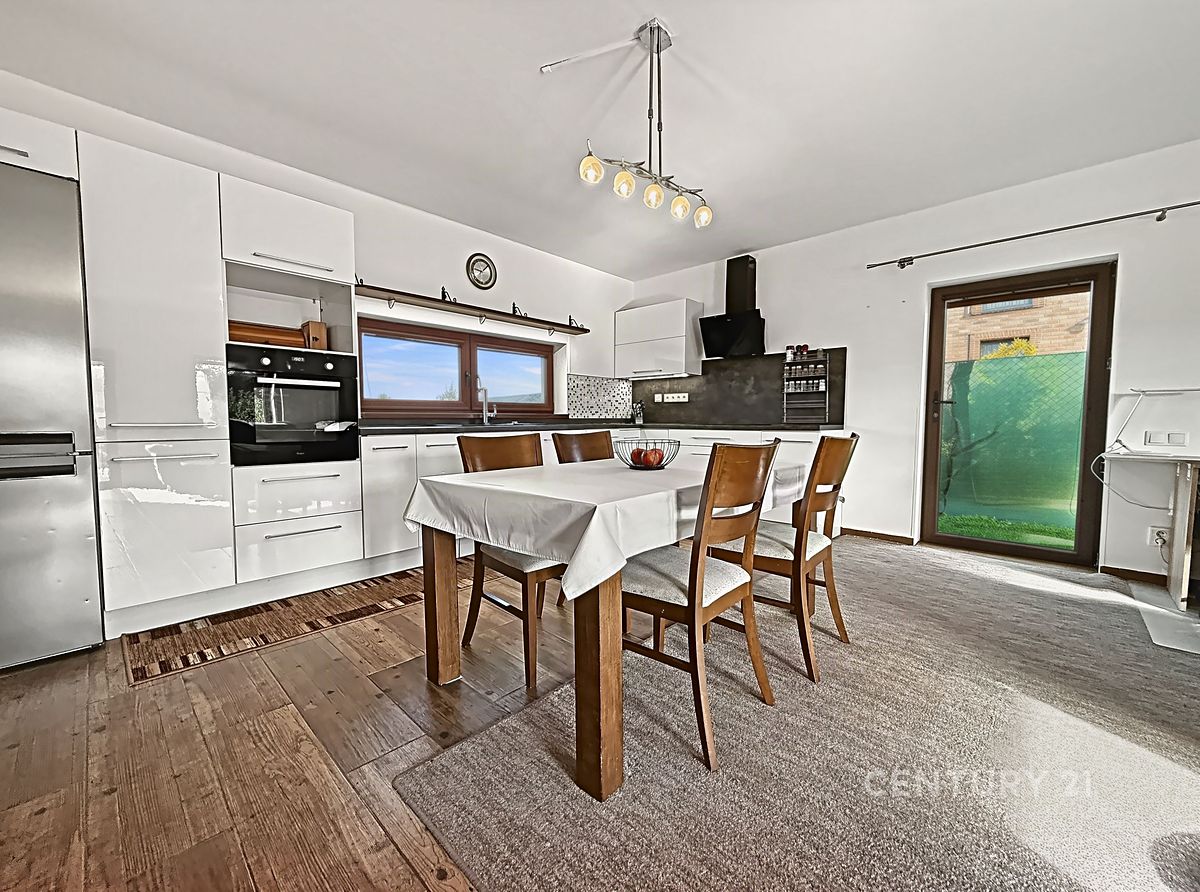 Prodej rodinného domu 99 m², pozemek 822 m² – fotografie 5