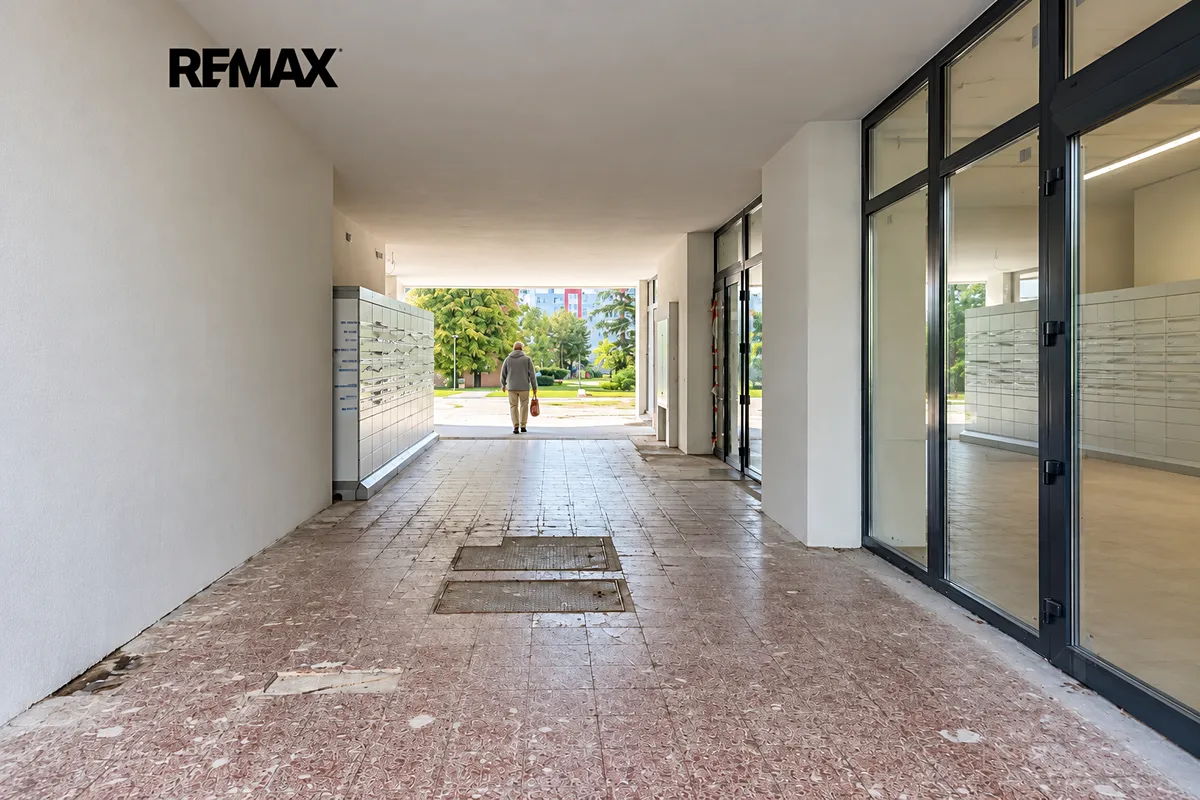 Pronájem obchodního prostoru 68 m²