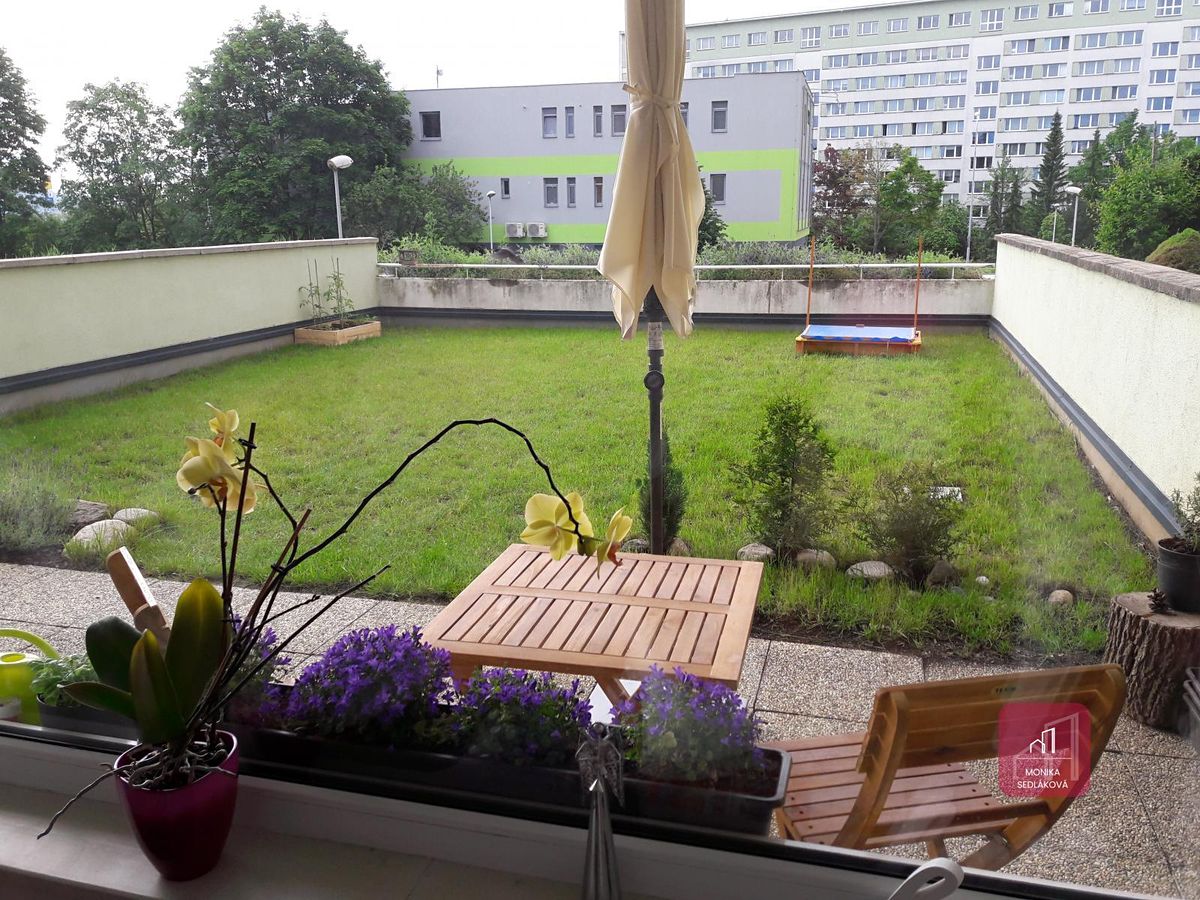 Pronájem bytu 1+1 52 m²