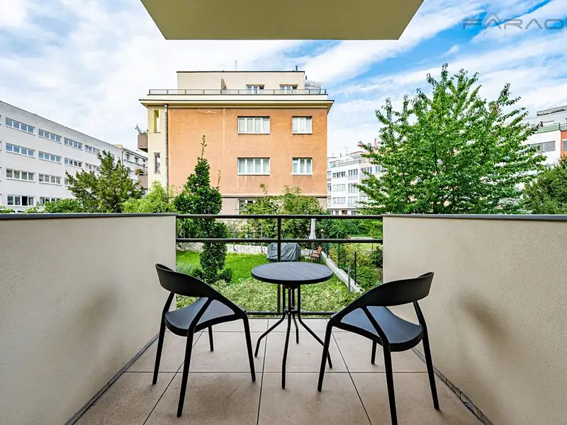 Pronájem bytu 2+kk 72 m², Praha – náhled fotky 2