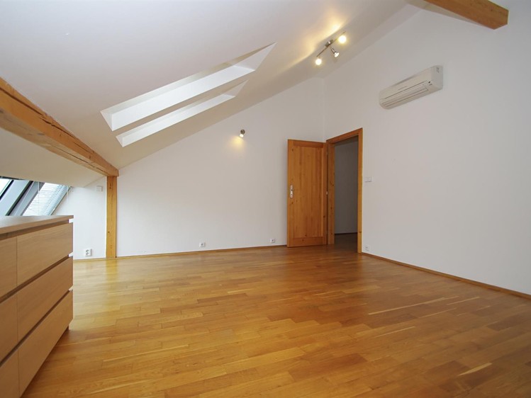 Pronájem bytu 3+kk, 128 m² (21 z 22)