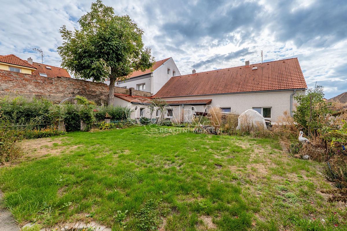 Prodej rodinného domu 180 m², pozemek 540 m² – fotografie 2
