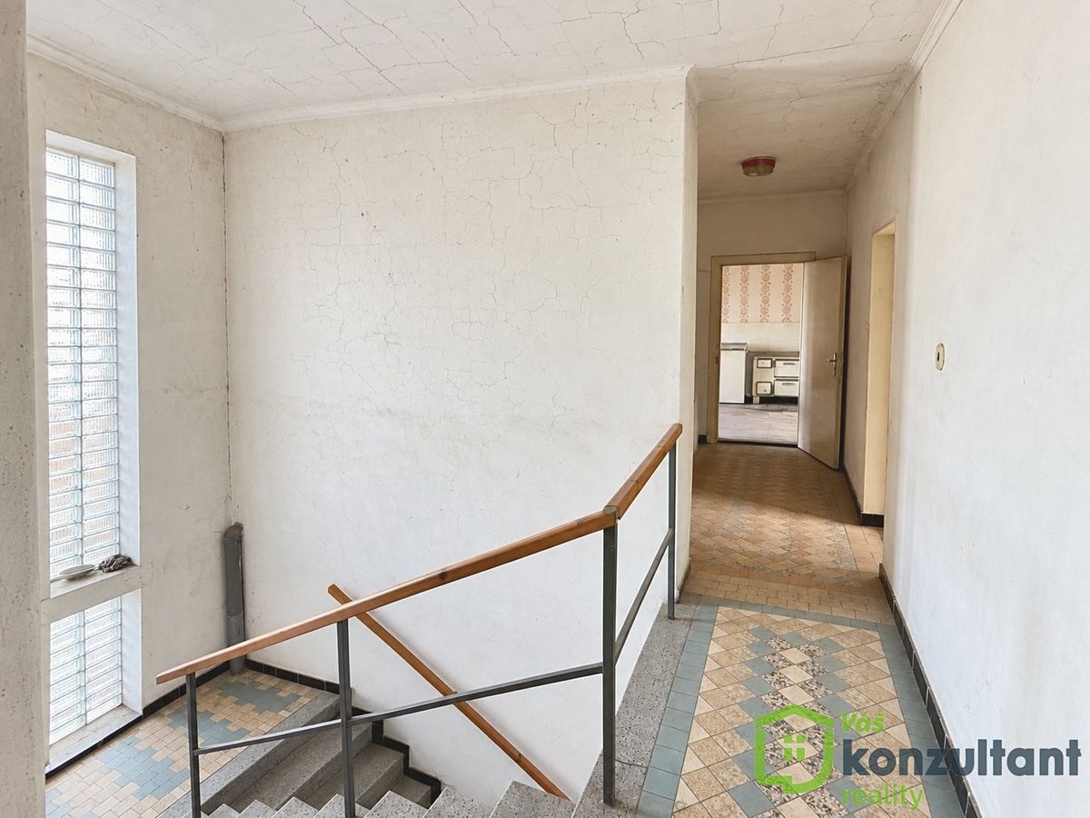 Prodej rodinného domu 205 m², pozemek 1350 m² – fotografie 5
