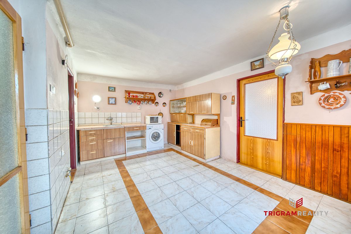 Prodej rodinného domu 85 m², pozemek 695 m² – fotografie 3