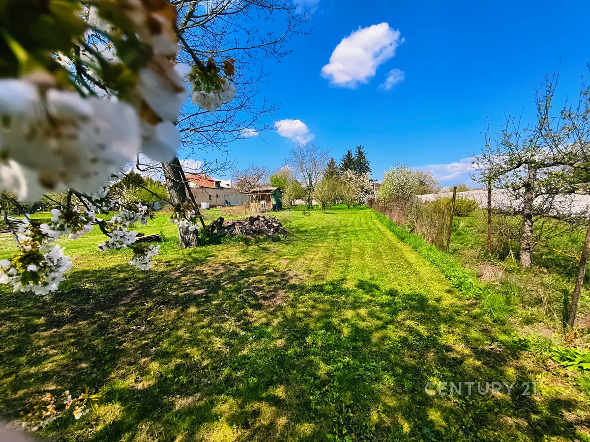 Prodej stavebního pozemku 1175 m²
