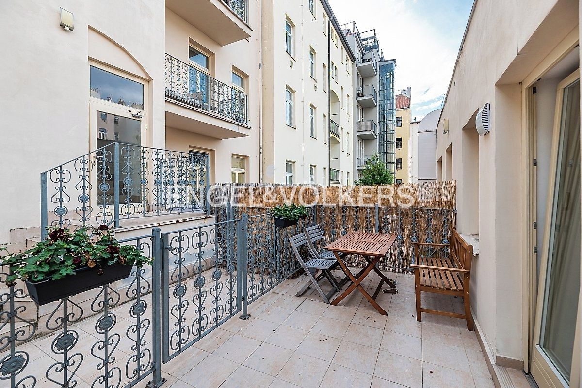 Pronájem bytu 2+kk 43 m² – fotografie 3