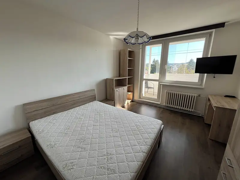 Pronájem bytu 3+1 76 m², Slušovice – náhled fotky 1