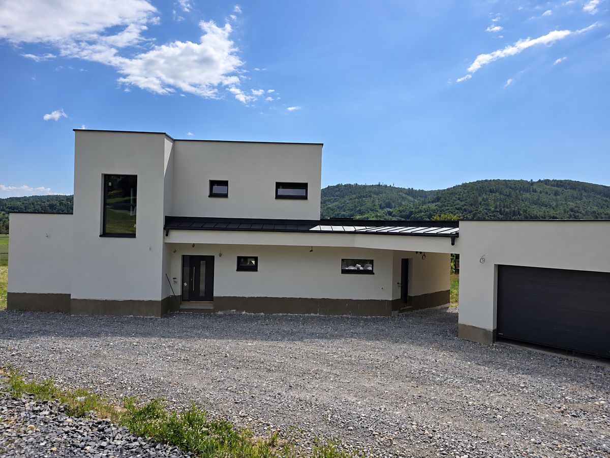 Prodej rodinného domu 200 m², pozemek 4000 m² – fotografie 3