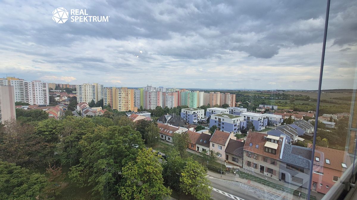 Pronájem bytu 1+kk 28 m² – fotografie 4