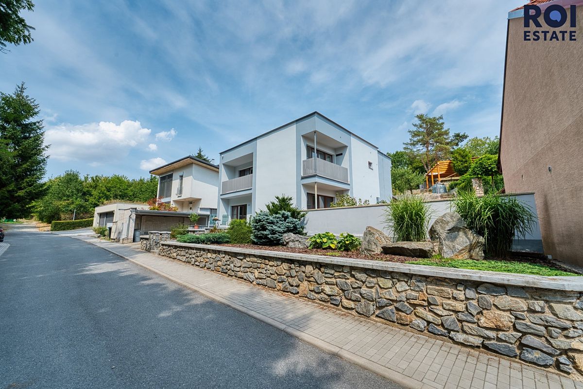 Prodej rodinného domu 194 m², pozemek 1083 m²