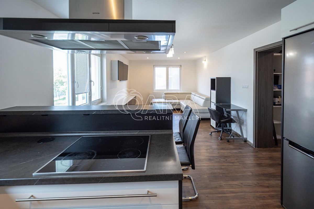 Pronájem bytu 3+1 71 m² – fotografie 3