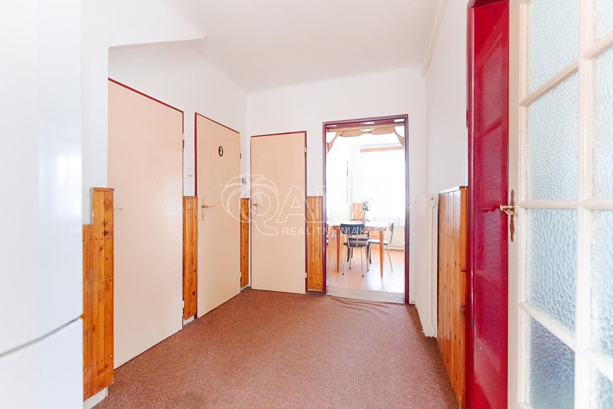 Prodej rodinného domu 238 m², pozemek 791 m² – fotografie 5