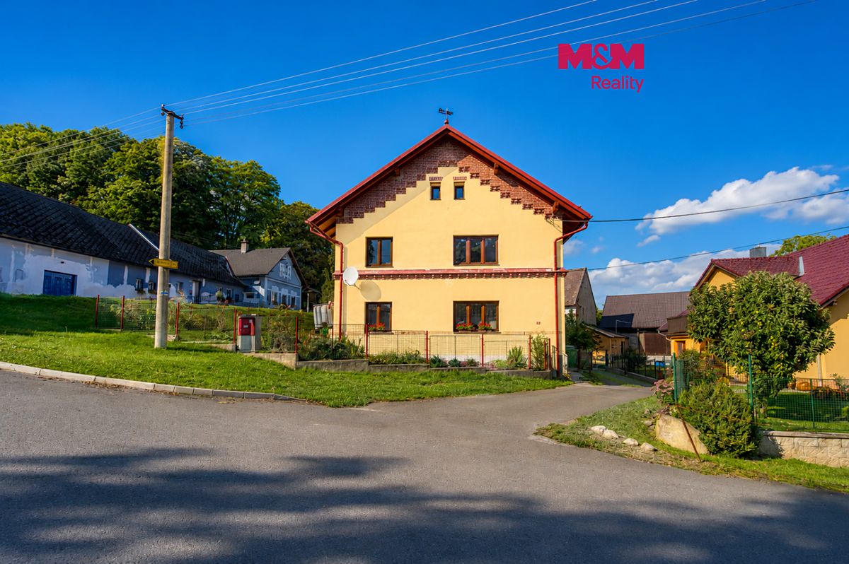Pronájem rodinného domu 223 m², pozemek 1084 m²