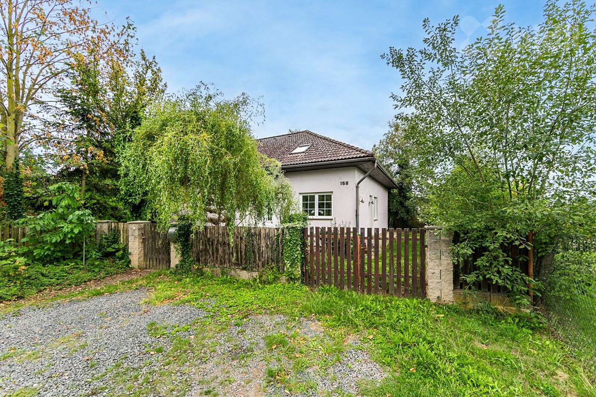 Prodej rodinného domu 233 m², pozemek 1063 m²