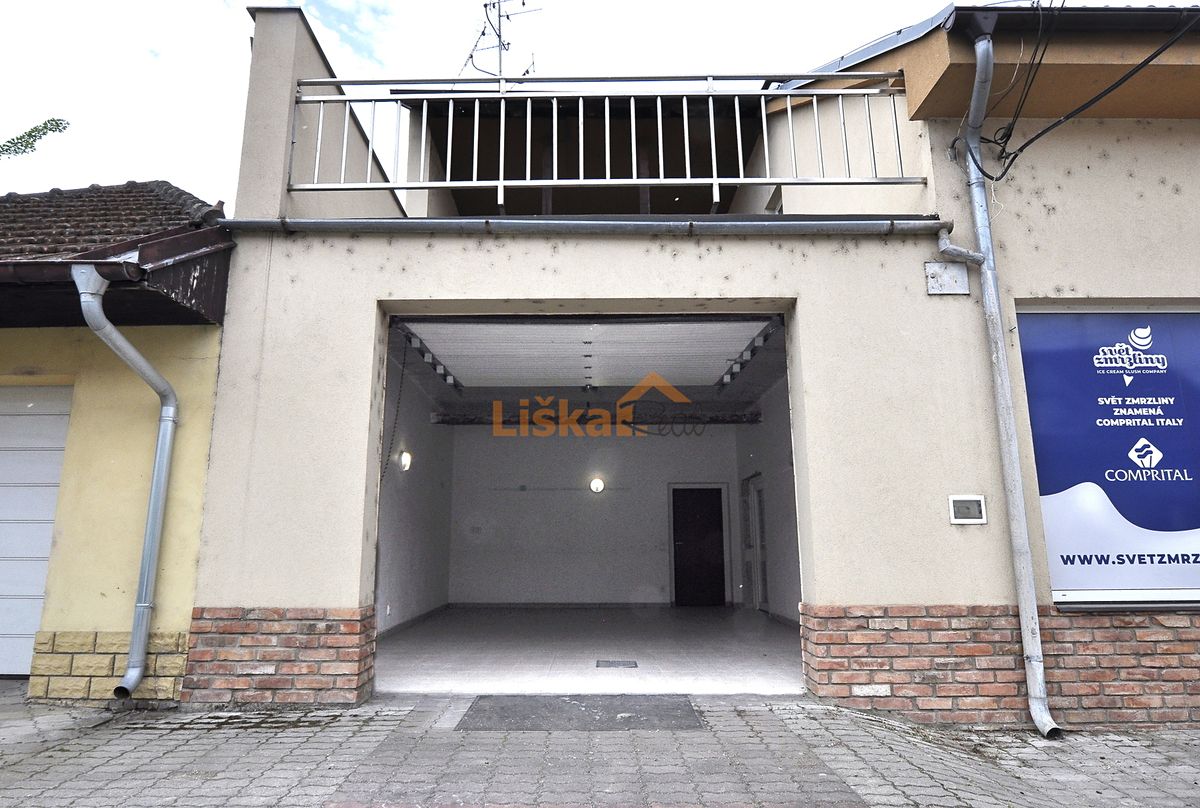 Prodej rodinného domu 384 m², pozemek 341 m² – fotografie 2