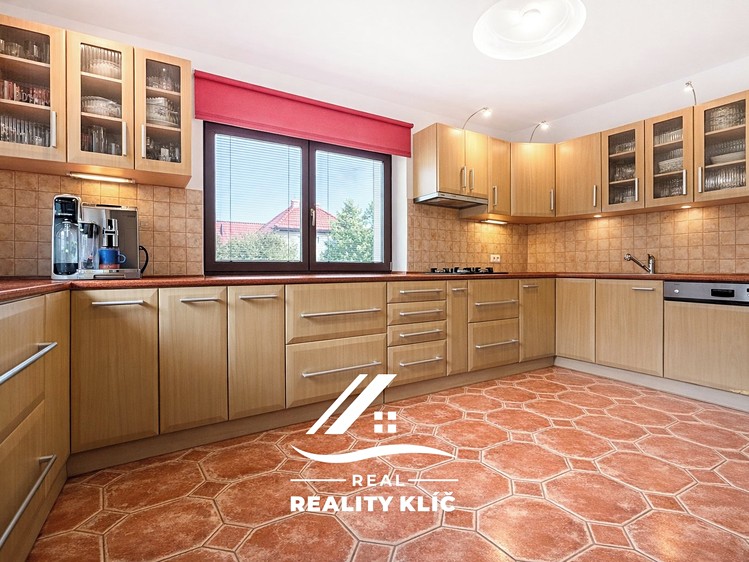 Будинок на продаж, 240 м² (3 з 34)