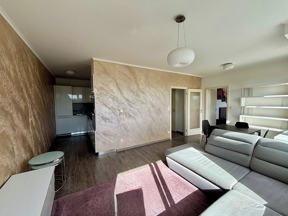 Pronájem bytu 2+kk 50 m² – fotografie 4