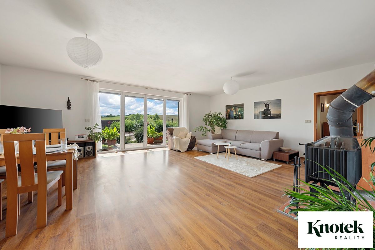 Prodej rodinného domu 168 m², pozemek 2652 m² – fotografie 4